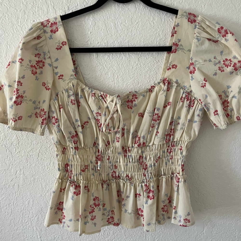 WAYF Lucian Floral Smocked Waist Top - Picture 3 of 7